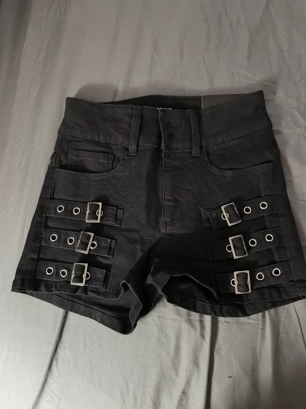 Hot Topic Black Buckle Strap Jean Shorts - Picture 1 of 4